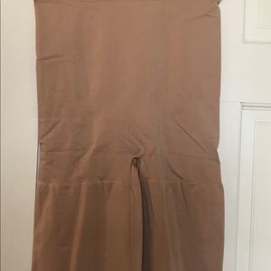 Victoria Secret Slimtastic Thigh Shaper -New - L